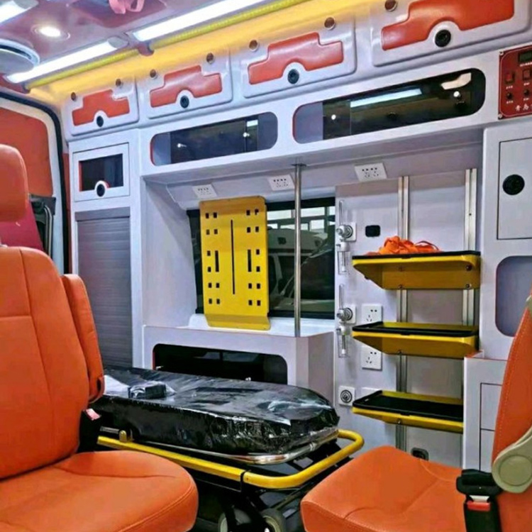 站前长途救护车护送病人租赁价格