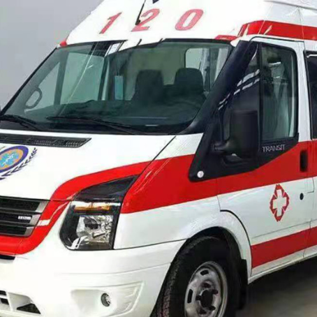 站前非急救护送病人转院租赁救护车的优缺点对比